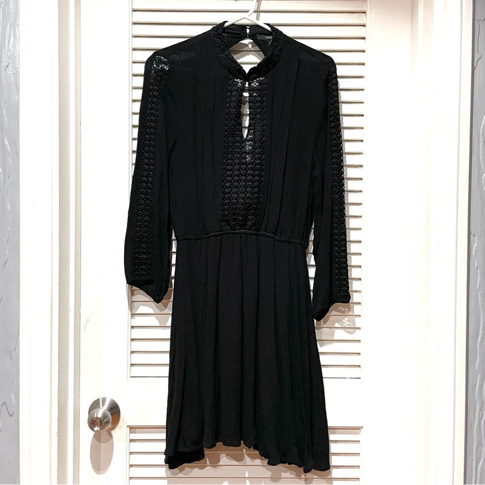 19 Cooper Women’s Black Lace Dress